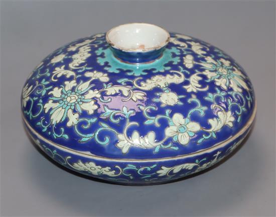 A Chinese lidded dish diameter 14cm